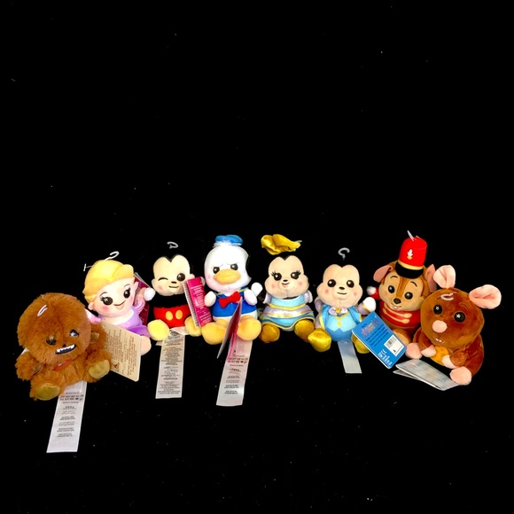 Christmas Disney Wishables Mickey Minnie Rapunzel Chewbacca Duck Emile Timothy - Picture 2 of 2